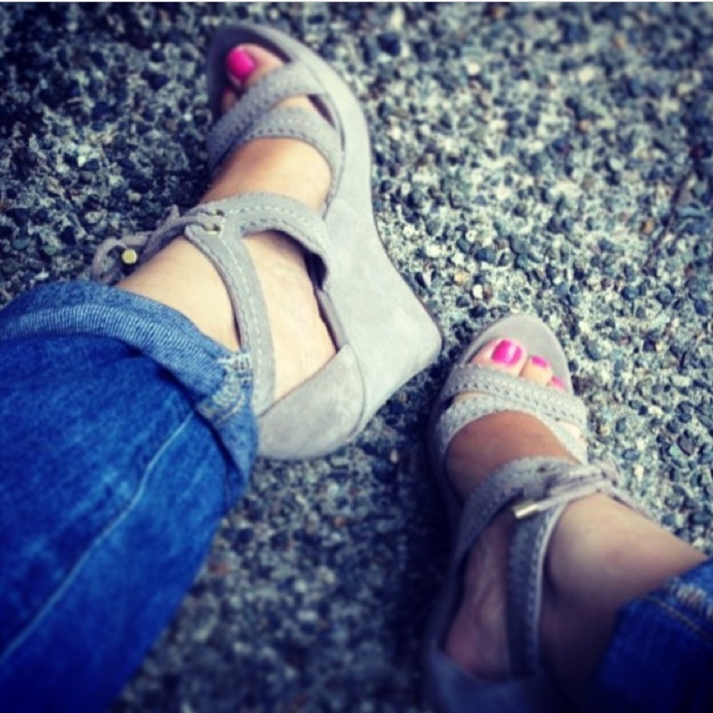 Juicy Couture Dennie Suede Wedges